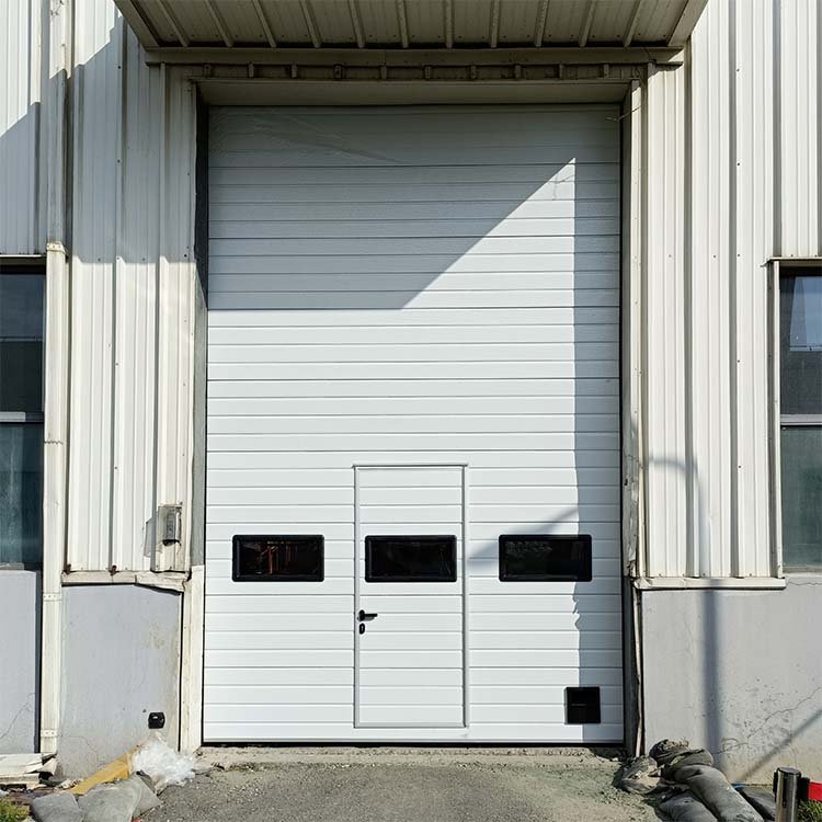 Industrial sectional door 