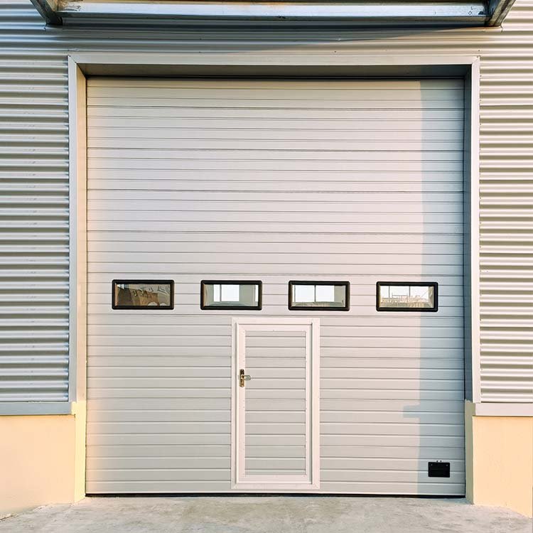 Commercial sectional doors 