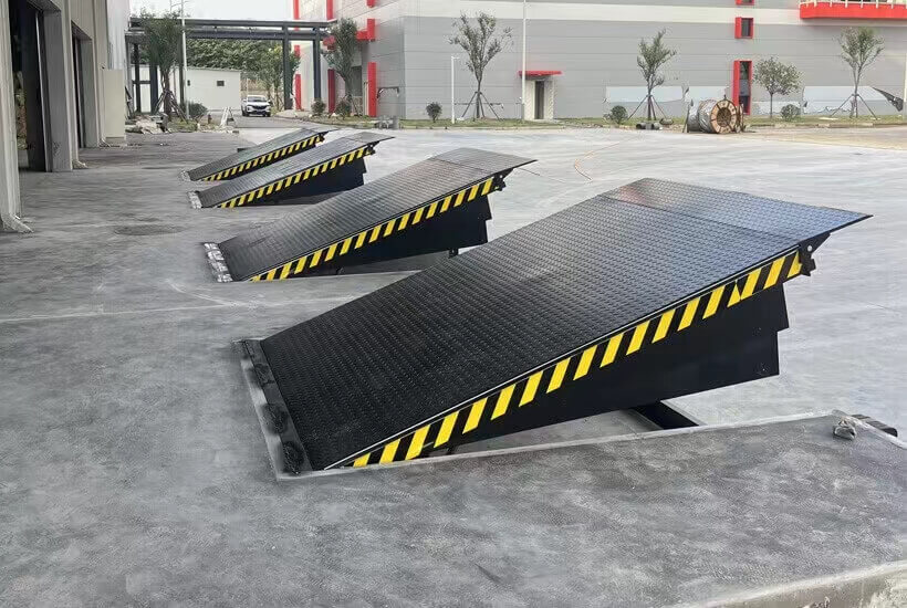 hydraulic dock levelers