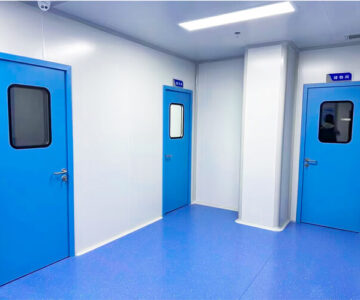 cleanroom swing door pic