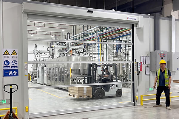 transparent high speed rolling door pic