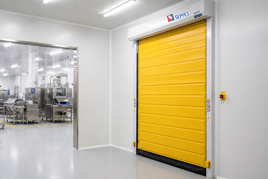 Thermal insulation rapid door for seafood processing plant
