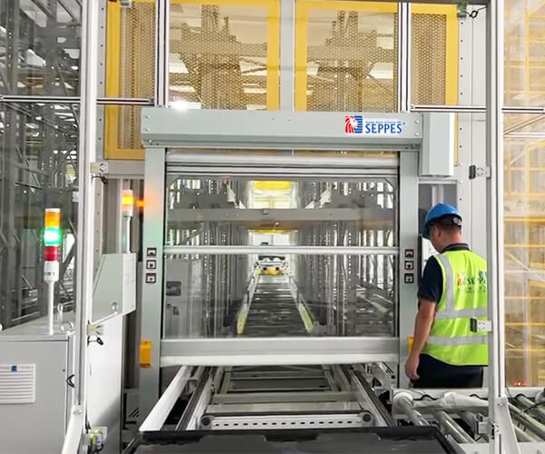 Clear PVC high speed rolling door separating production areas
